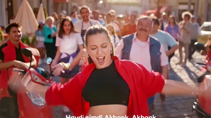 Akbank Yeni Reklamı – Serenay Sarıkaya Analizler