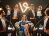 Vivense yeni reklam filmi ve mavi elbise